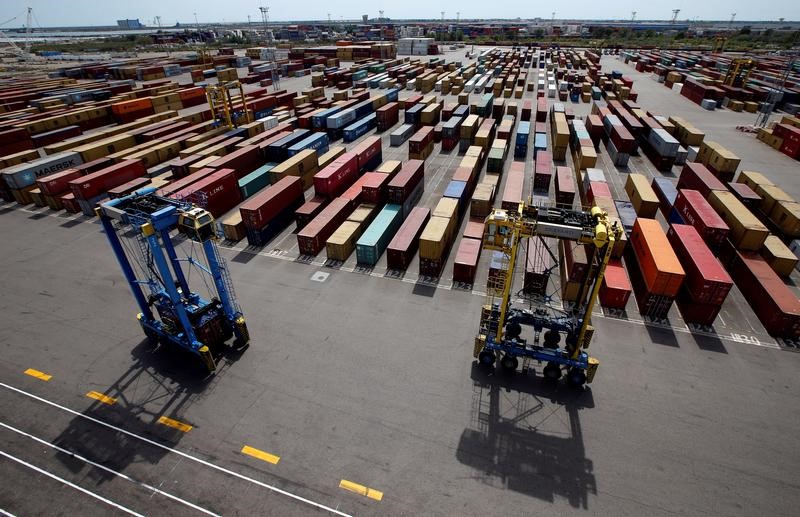 Le commerce mondial devrait chuter de 18,5% au deuxième trimestre, moins pire que prévu (OMC)