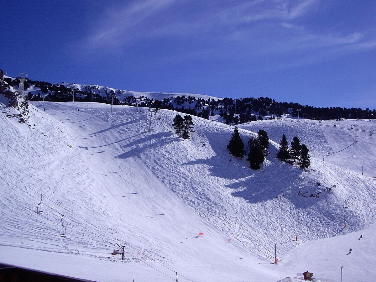 La Cour de cassation confirme l'interdiction des randonnées en motoneige sur les pistes