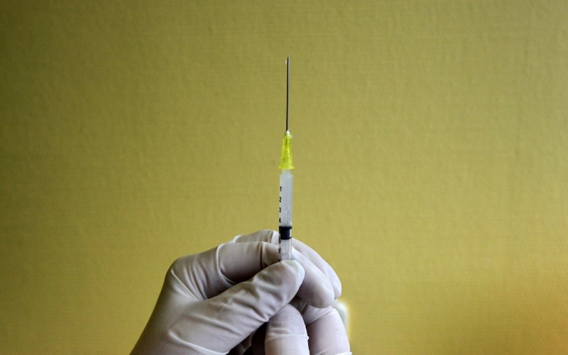 Le vaccin de la tuberculose, possible bouclier pour les soignants contre le COVID-19