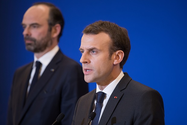 La popularité de Macron et Philippe s'érode