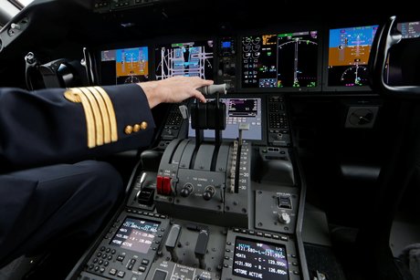 pilote, cockpit, avion de ligne, Boeing 787-9 Dreamliner, CDG-Roissy, aéroport, sécurité, consignes, vol, atterrissage, décollage