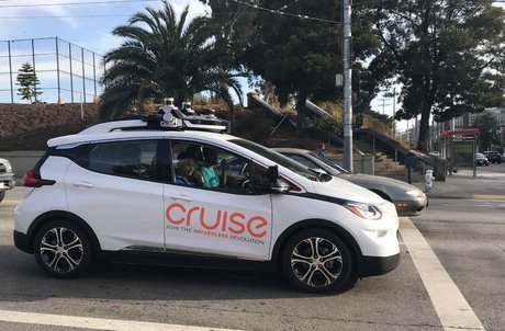Gm cruise repousse le lancement de ses vehicules autonomes