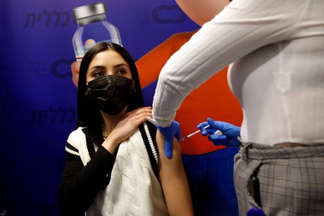 Israel etend la vaccination contre le covid-19 aux plus de 16 ans