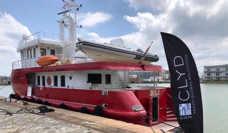 Yacht Akula Bordeaux