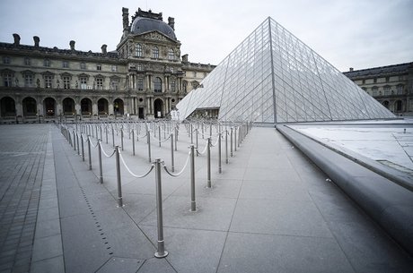 Louvre LockDown
