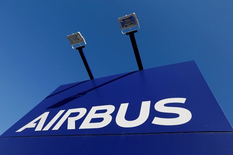 Le logo airbus au siege de l'entreprise a blagnac pres de toulouse