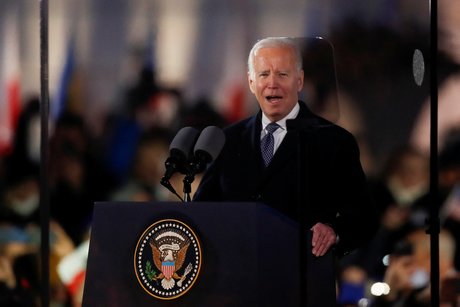 Le president americain joe biden lors d'un discours a varsovie, en pologne