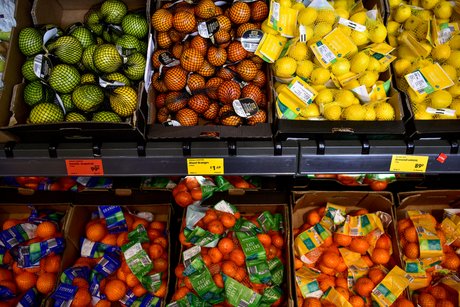 Des fruits frais en vente dans un magasin a londres