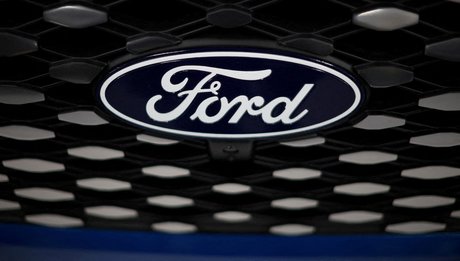 Photo d'archives du logo de ford