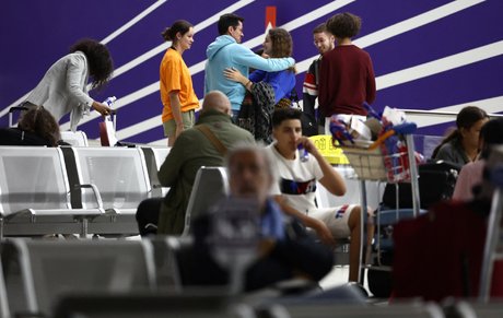 Niger arrivée ressortissants français évacués à l'aéroport de Paris-Roissy Charles de Gaulle