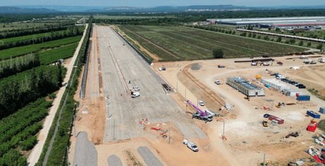 Le futur Terminal Ouest Provence, sur la zone logistique Clésud à cheval sur les communes de Grans et de Miramas (© Open Modal)