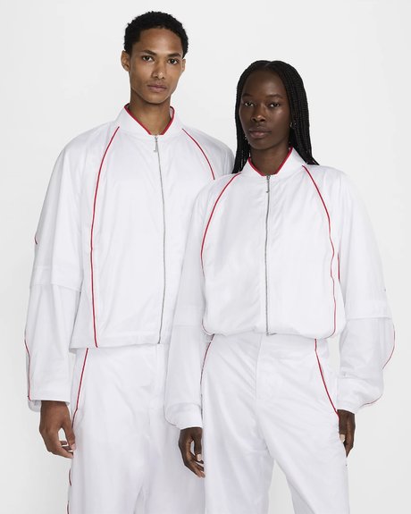 La veste de survêtement assortie de la collection Jacquemus et Nike