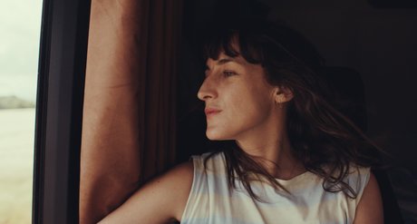 Partir un jour, d'Amélie Bonnin, avec Juliette Armanet, Bastien Bouillon, François Rollin, Tewfik Jallab, Dominique Blanc. 1 h 38. Sortie mercredi.