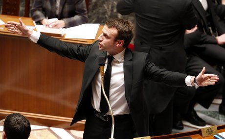Le ministre de l'Economie Emmanuel Macron lors des questions au gouvernement le 17 février 2015
