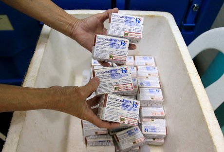 Trois morts peut-etre liees au vaccin anti-dengue de sanofi, dit manille