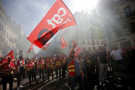 Partis de gauche et syndicats travaillent a une maree populaire