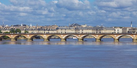 pont de pierre Bordeaux