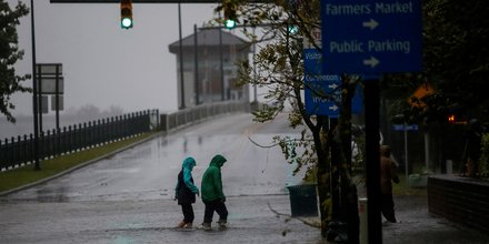 L'ouragan florence faiblit, mais des risques d'inondations