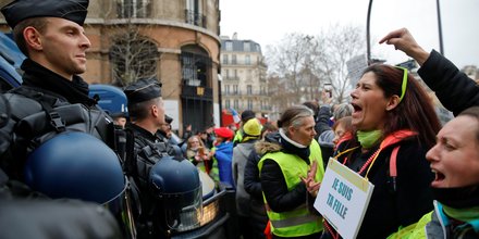 gilets jaunes: la police se prepare a plus de violences samedi