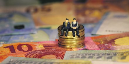 H309 Épargne retraite séniors monnaie billets