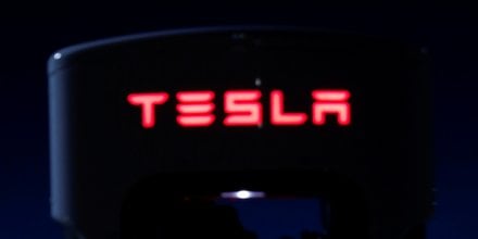 Tesla met a jour son logiciel de batterie apres deux incendies de voitures