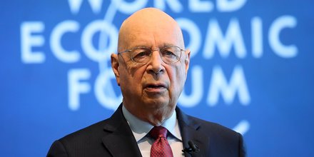 H318 IDÉES Klaus Schwab, fondateur du symposium européen du management en 1971, qui deviendra le Forum économique mondial en 1987