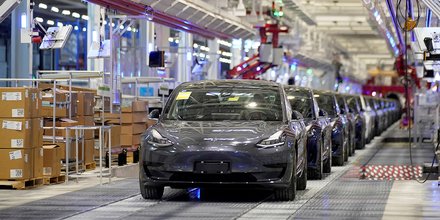 H319 Des Tesla électriques Model 3 produites dans l’usine chinoise du constructeur américain, à Shanghai, inaugurée début janvier.
