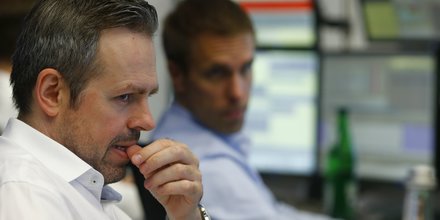 Les bourses europeennes terminent en baisse