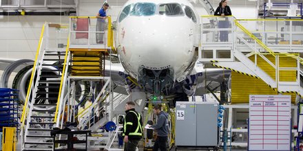 Airbus reduit sa production face a la crise du coronavirus
