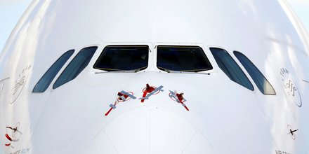 Coronavirus : un Air France A380 photographié sur le tarmac de l'aéroport Paris Charles de Gaulle, le 25 mai 2020