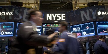 Le Dow Jones gagne 1,69% à la clôture, le Nasdaq prend 2,12%