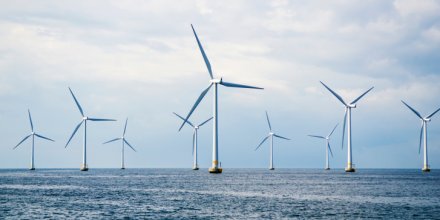 Cinq à dix éoliennes flottantes envisagées en Méditerranée