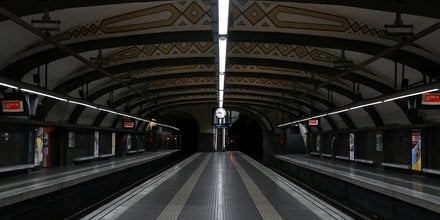 Metros et trafic routier perturbes par la greve en catalogne