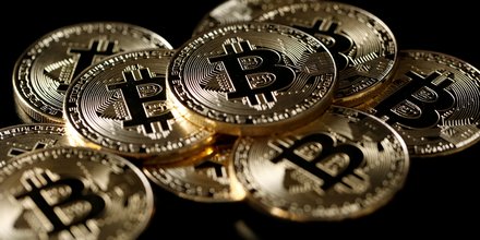 Le bitcoin chute, l'etau de la reglementation se resserre