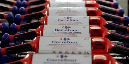 Carrefour reduit les couts, investit le digital, s'ouvre en chine