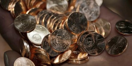 Deficit budgetaire de l'etat francais confirme a 67,8 milliards d'euros en 2017
