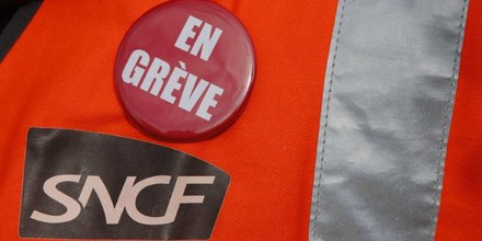 Menace de greve a la sncf, le gouvernement appelle au dialogue