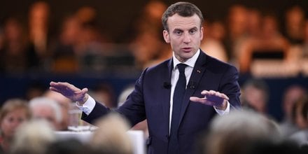 Emmanuel macron en professeur d'europe a epinal