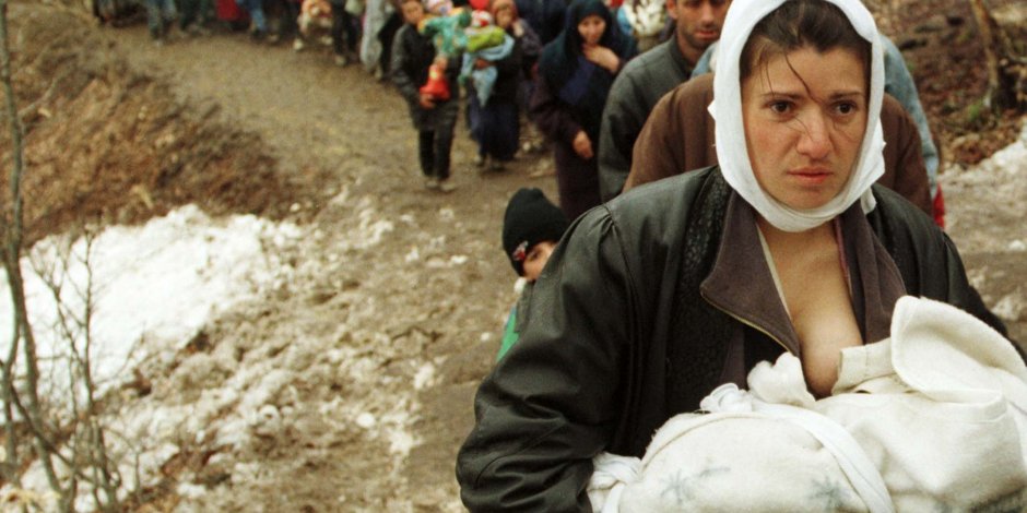 3e 764.500 Kosovars fuient vers l’Albanie, la Macédoine, la Bosnie-Herzégovine et le Monténégro en (1999)