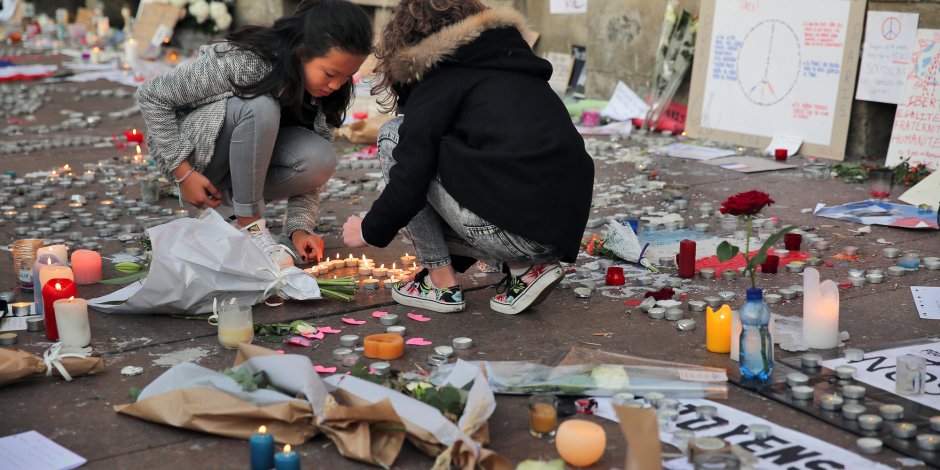 Hommage aux victimes des attentats de Paris