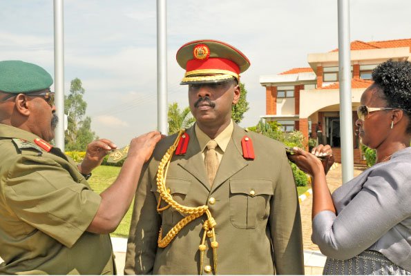 4- Muhoozi Kainerugaba Museveni [Ouganda], le sur-gradé à la vitesse grand V