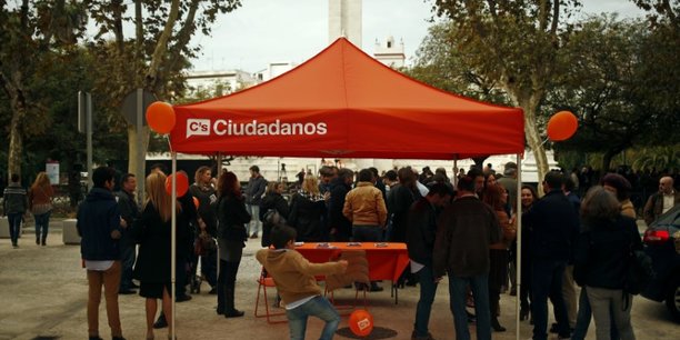 Espagne: ciudadanos pret a soutenir un candidat neutre contre rajoy[reuters.com]