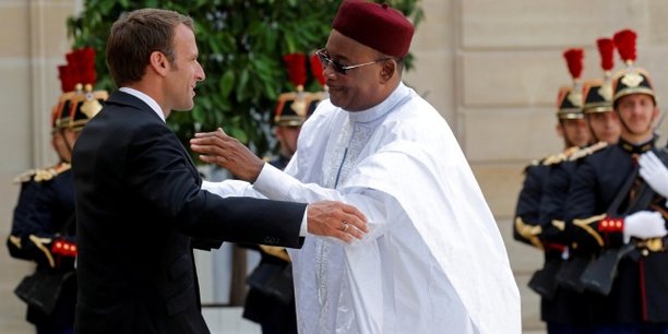 Les présidents Emmanuel Macron et Mahamadou Issoufou, ce lundi 4 juin à L'Elysée.