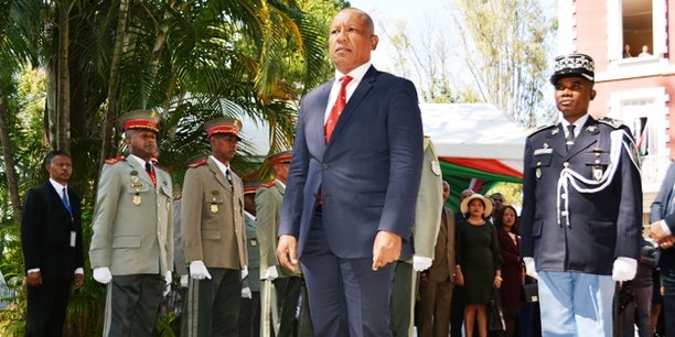 Le Premier ministre malgache Christian Ntsay, lors de la cérémonie de prise de pouvoir avec son prédécesseur Olivier Mahafaly, le 6 juin 2018 à  in Antananarivo.