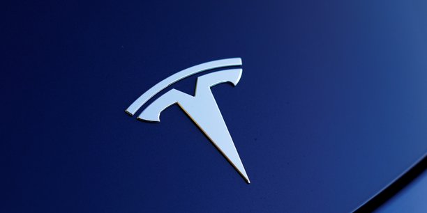 Le titre Tesla reste très volatile, il a augmenté de 27% depuis début avril après avoir perdu autant depuis le 2 février.