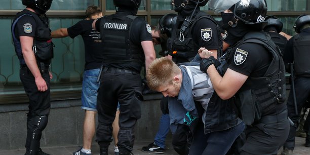 Des militants d'extreme droite arretes a kiev avant la gay pride[reuters.com]
