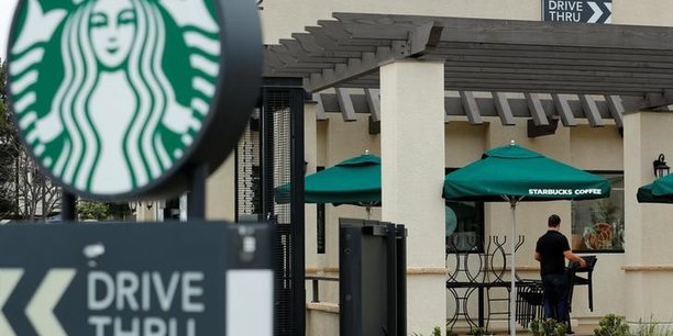 Starbucks: previsions inferieures aux attentes, le titre baisse[reuters.com]