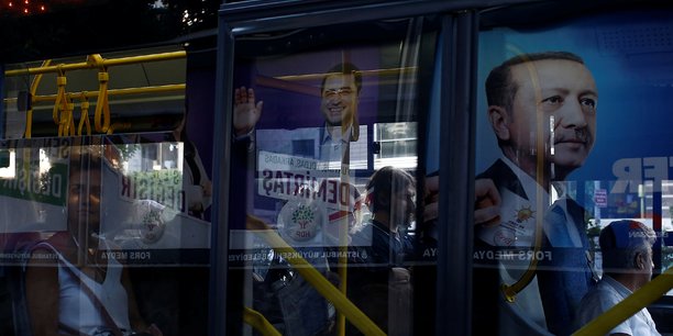 Participation record des expatries aux elections turques[reuters.com]