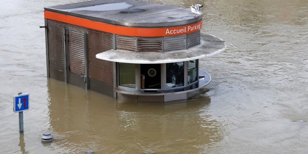 Les assureurs evaluent a 430 millions d'euros le cout des inondations[reuters.com]