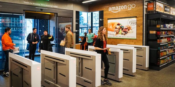 Selon Bloomberg, le géant américain envisageait d'ouvrir jusqu'à 3.000 magasins sans caisse Amazon Go d'ici 2021